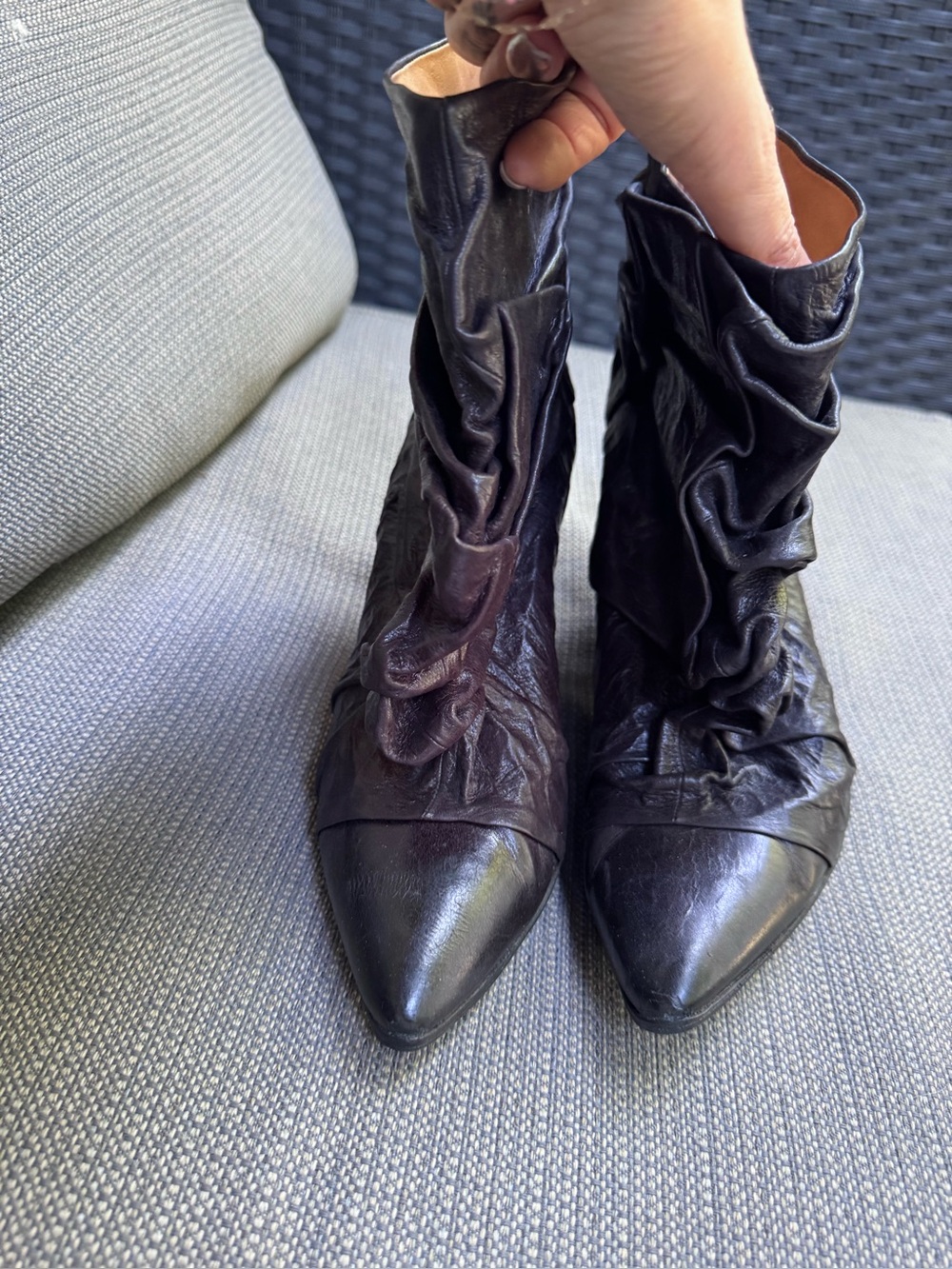 Margiela Black Ruched Leather Pointed-Toe Women's Ankle Boots. - Picture 2 of 5